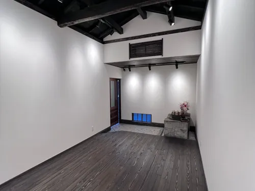 ギャラリー井戸小屋の内観