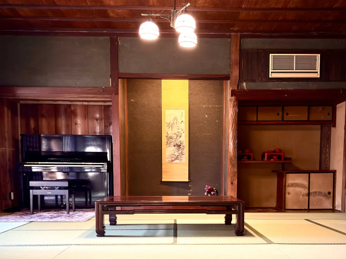 広間 本室